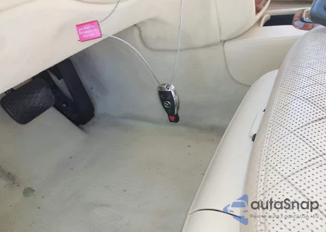 2000 Mercedes-Benz S 500 из США, поврежденный, VIN WDBNG75J9YA114756